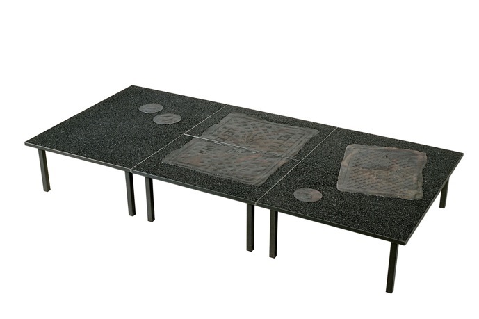 2006 - DERIVAZIONE, TELEFONI DELLO STATO, IDRANTE 125 ferro, asfalto, ceramica cm 105 x 75 x 33 / cm 75 x 52,5 x 33